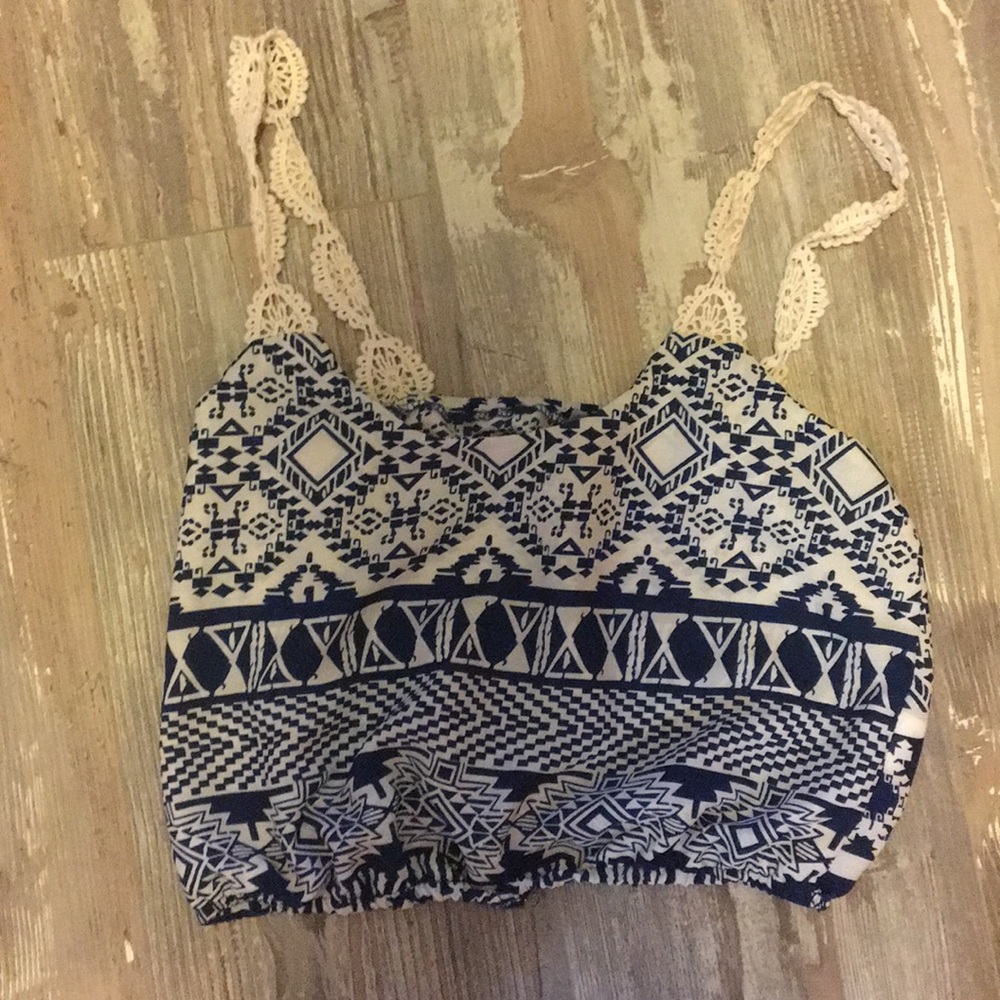 👚Crop Top👚 - Picture 2 of 2